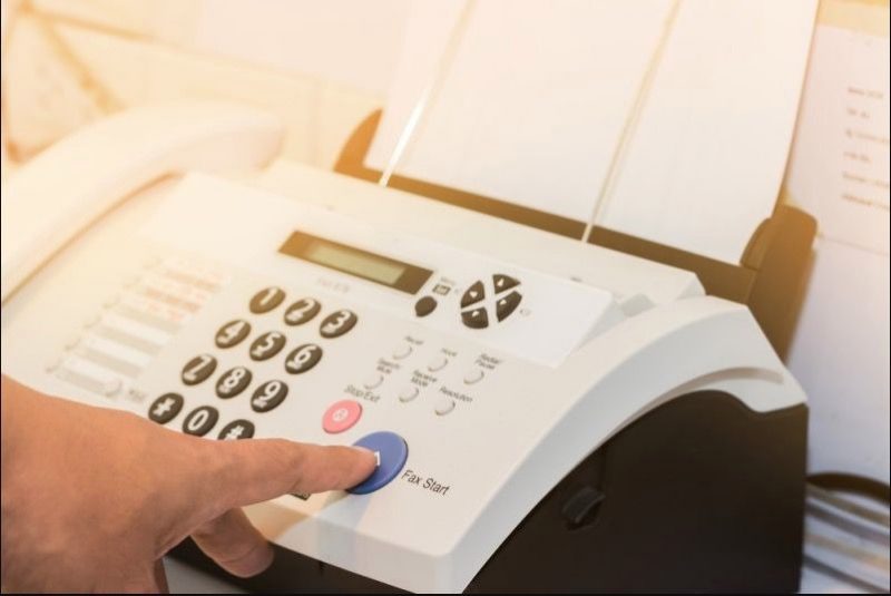 The Complete Guide on How to Send a Fax in 2022